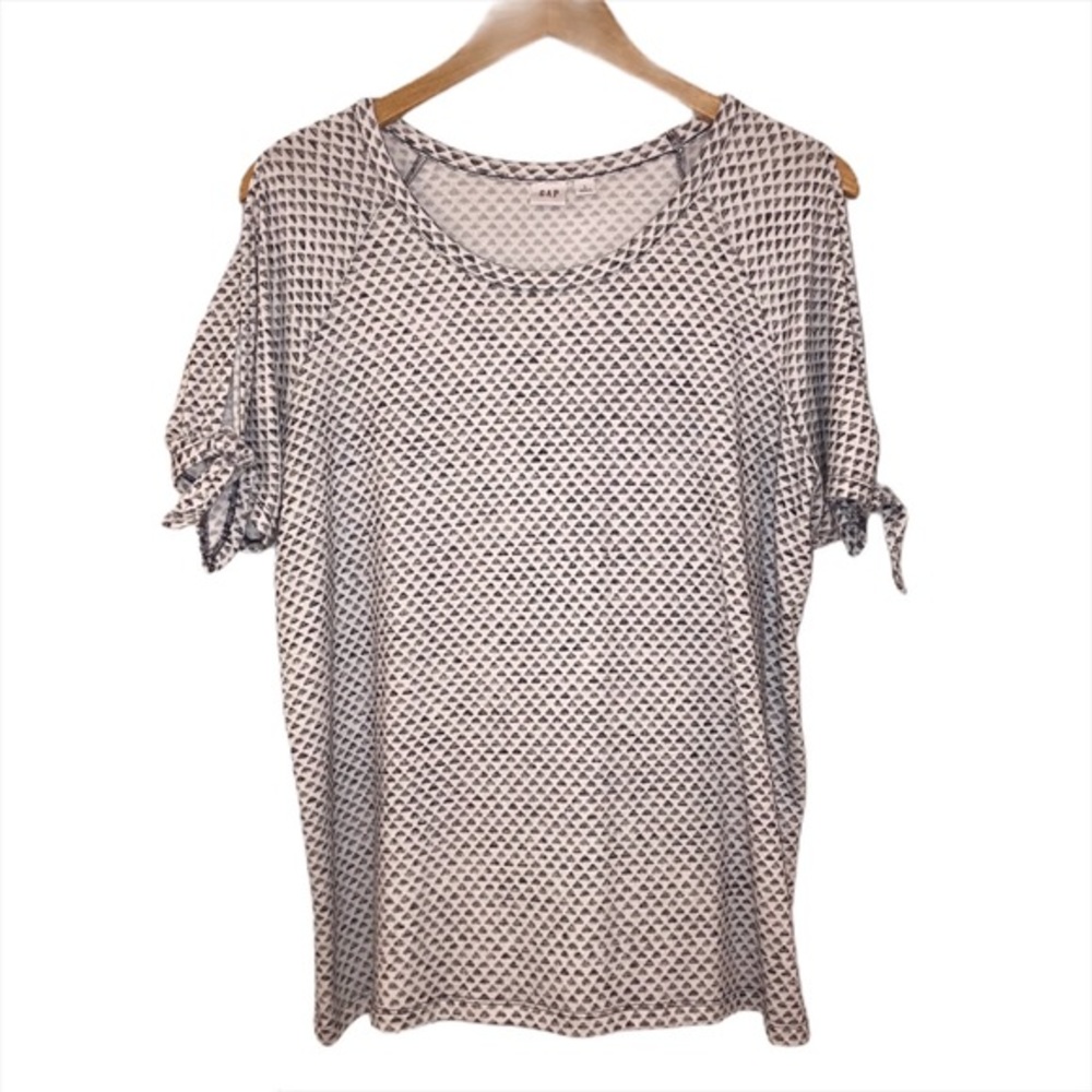 GAP Monochrome Geometric Short Sleeve Top